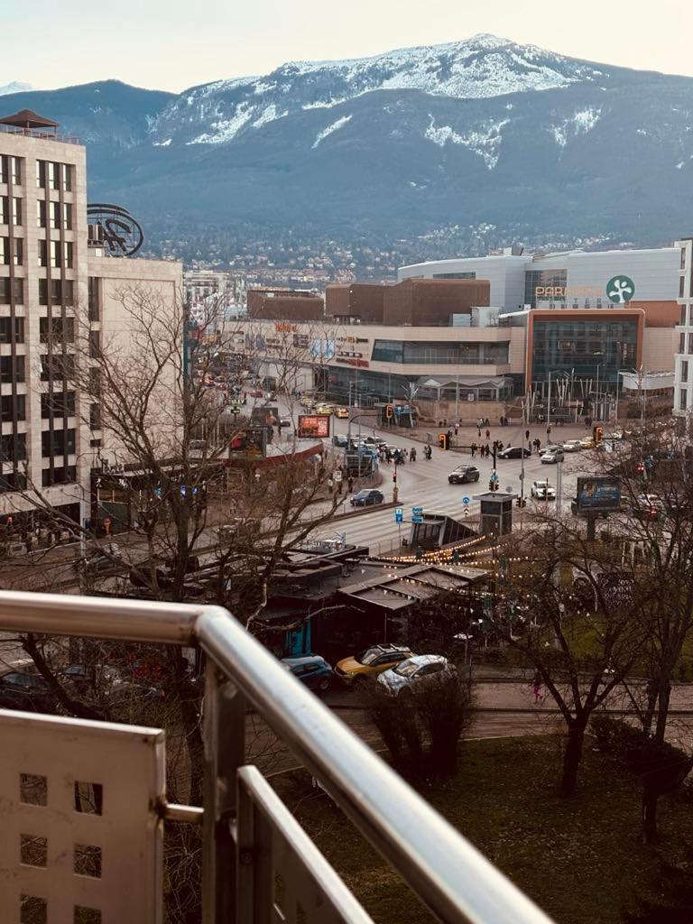 Apartment Spacious With A Mountain View, Big Balcony And Parking *